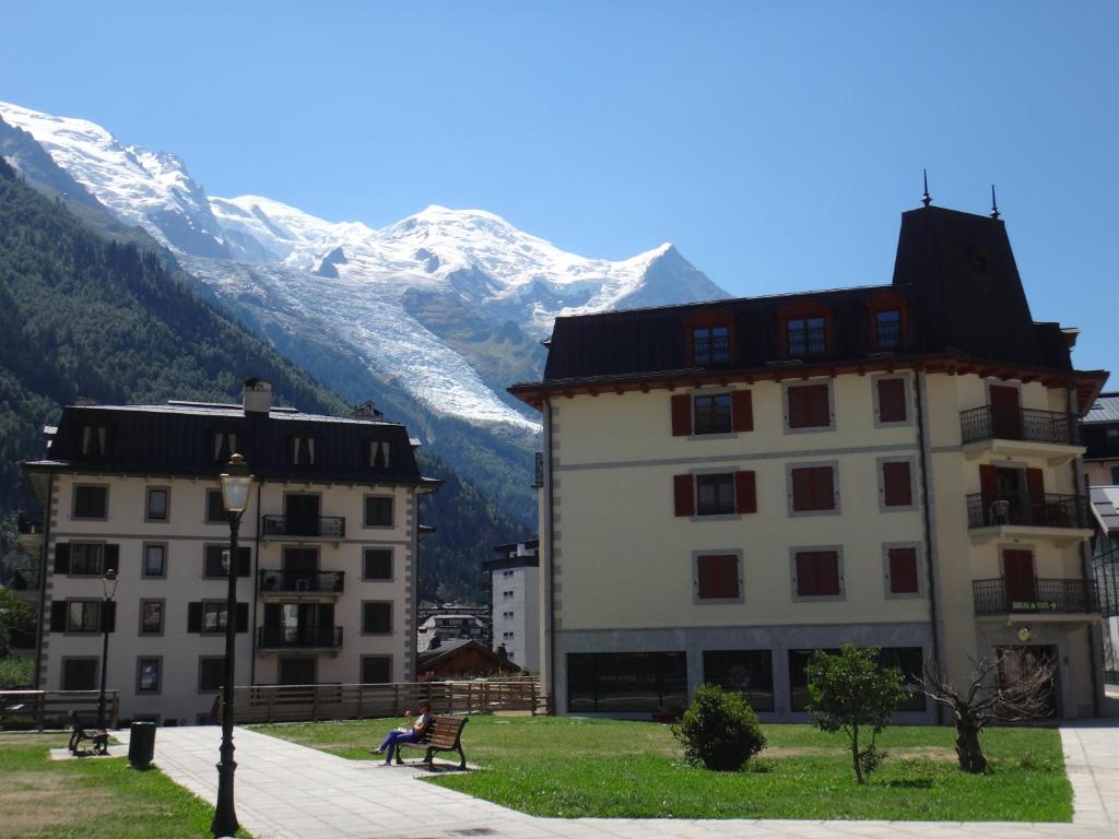 4-star apartments in Chamonix centre with free private parking