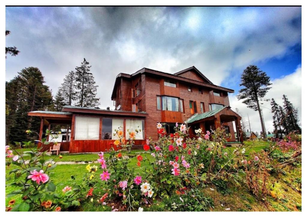 Hotel Gulmarg Pine