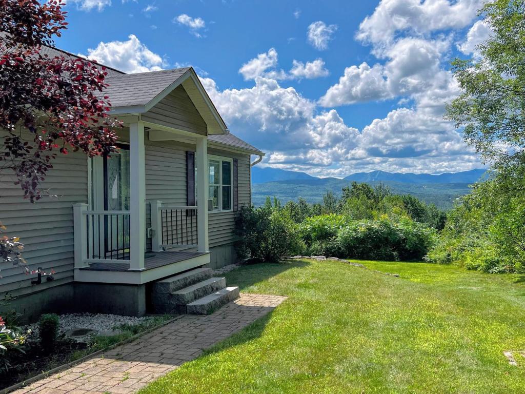 48MH Cottage with Great Mountain Views, Private, Close to Littleton's Award Winning Main Street