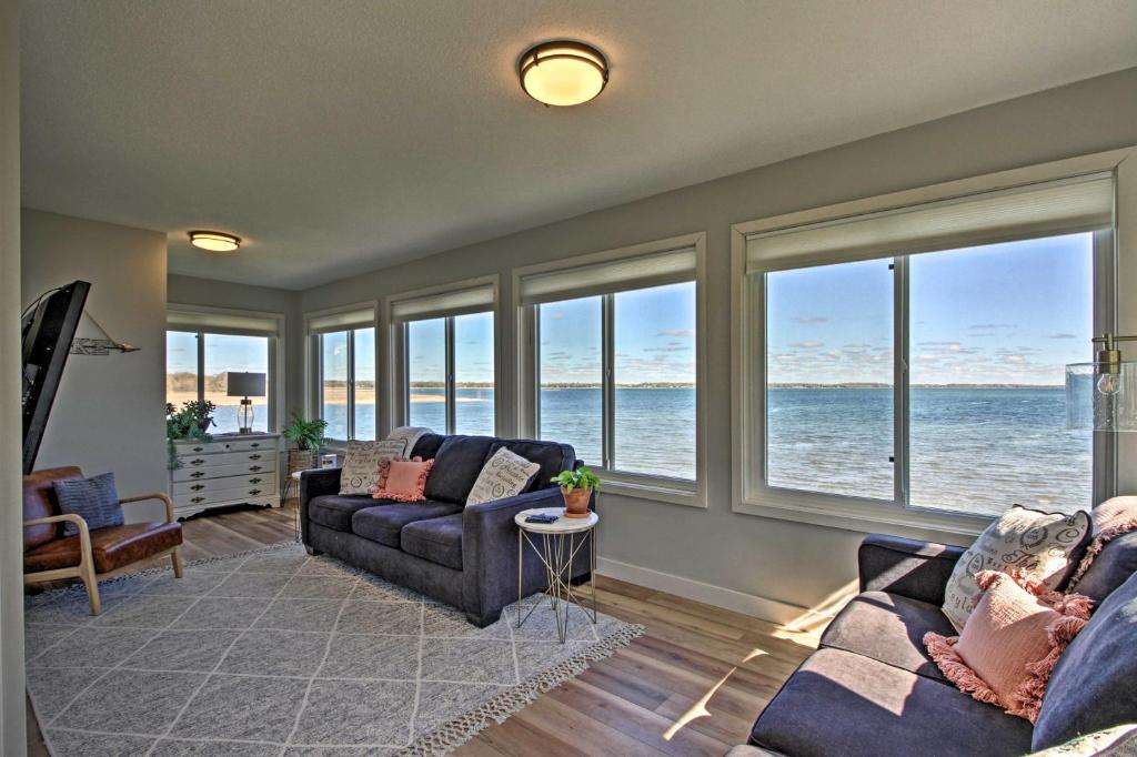 Lake Mary Cottage with Private Beach and Boat Dock