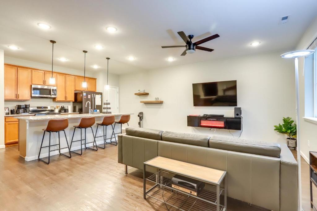 Modern Commerce City Vacation Rental, Near DIA!