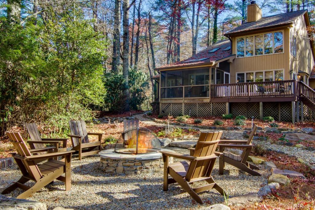 Sapphire Vacation Rental Cabin Close to Hiking