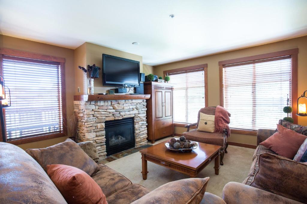 3409 - Two Bedroom Deluxe Powderhorn Lodge condo