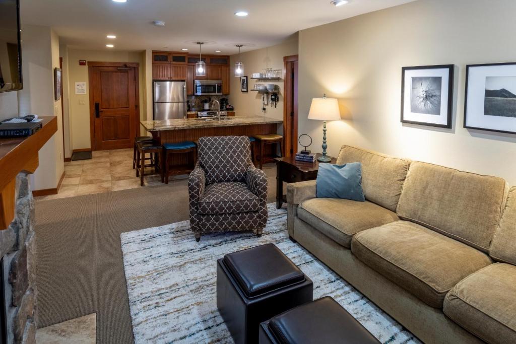 2213 - Two Bedroom Deluxe Eagle Springs East condo