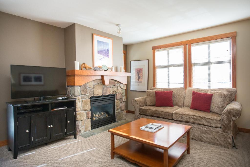 1202 - Two Bedroom Standard Eagle Springs West condo